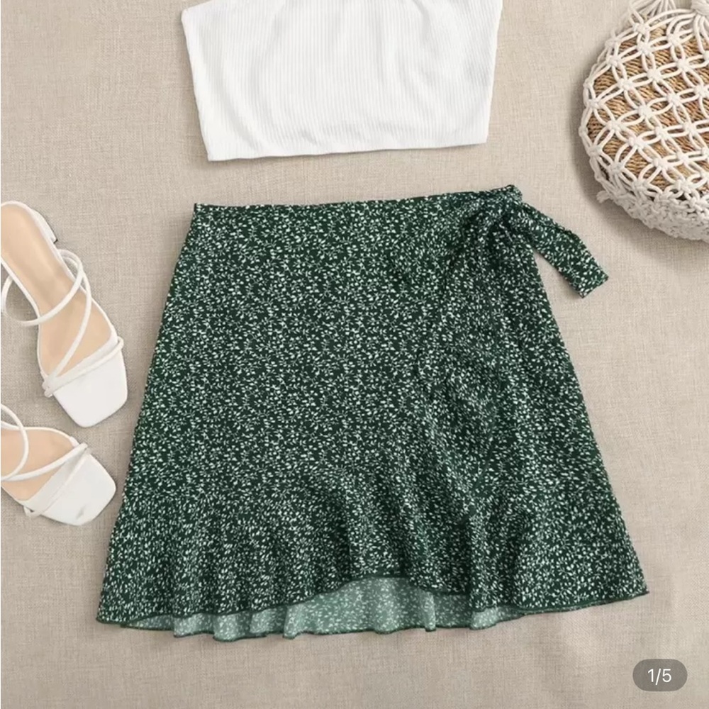 SHEIN Green and White Floral Wrap Skirt Casual